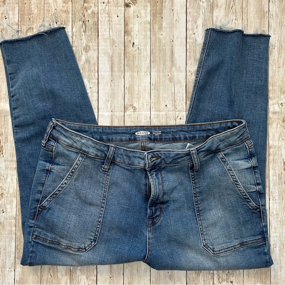Old Navy Blue Cropped Ankle Jeans